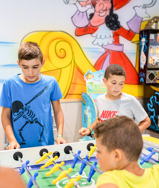 media.Gallery-Kinds-world1-CFH-Serenissima-1