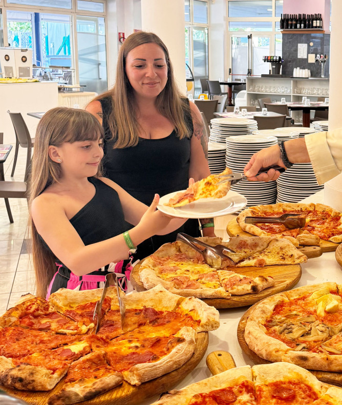 media.Slide-Ristorante_3Club-Family-Serenissima