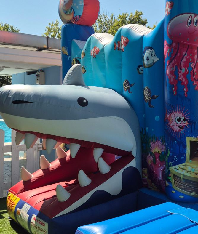 media.Slide-Gonfiabile1Club-Family-Serenissima