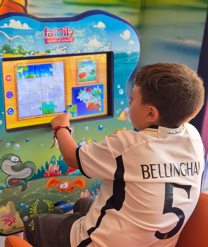 media.Slide-Playground_2Club-Family-Serenissima