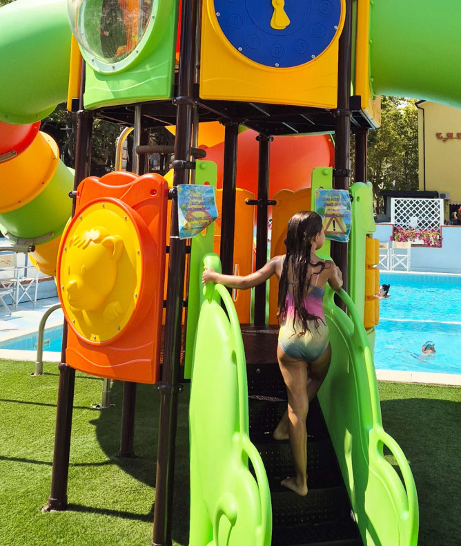 media.Slide-Piscina_5Club-Family-Serenissima