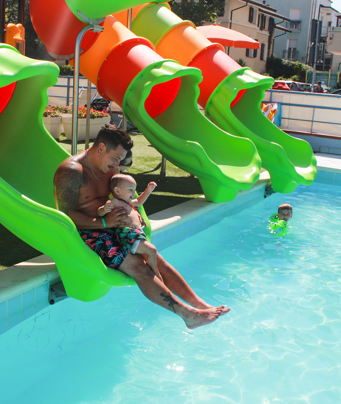 media.Gallery-Piscina_2CFH-Serenissima