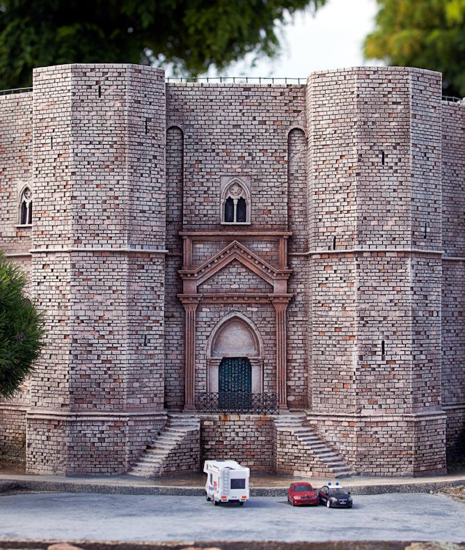 media.Castel-del-Monte-al-parco-tematico-Italia-in-Miniatura-ingressi-gratuiti-per-tutta-la-famiglia-in-vacanza-al-Club-Family-Hotel-Serenissima-Cesenatico