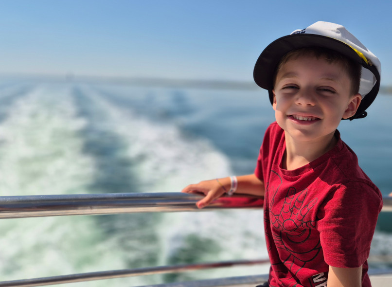 media.Slide-FamilyBoat_CFH